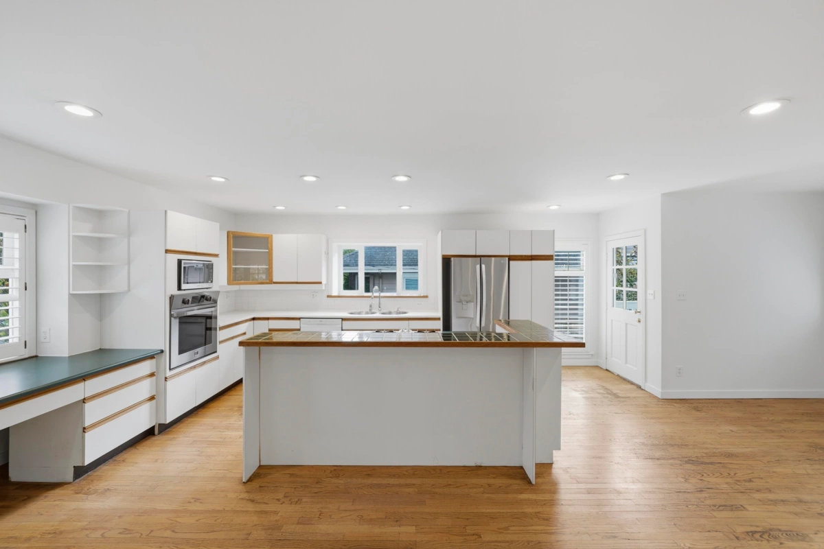 Primary Bathroom Photo of 5761 Holland Street, Vancouver, BC