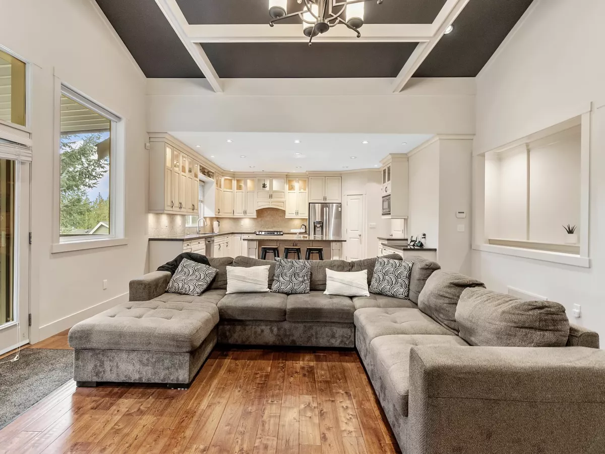 Kitchen Island Photo of 20723 46a Avenue, Langley, BC