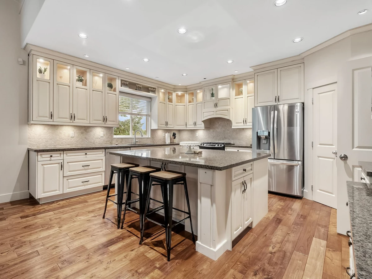 Kitchen Photo of 20723 46a Avenue, Langley, BC