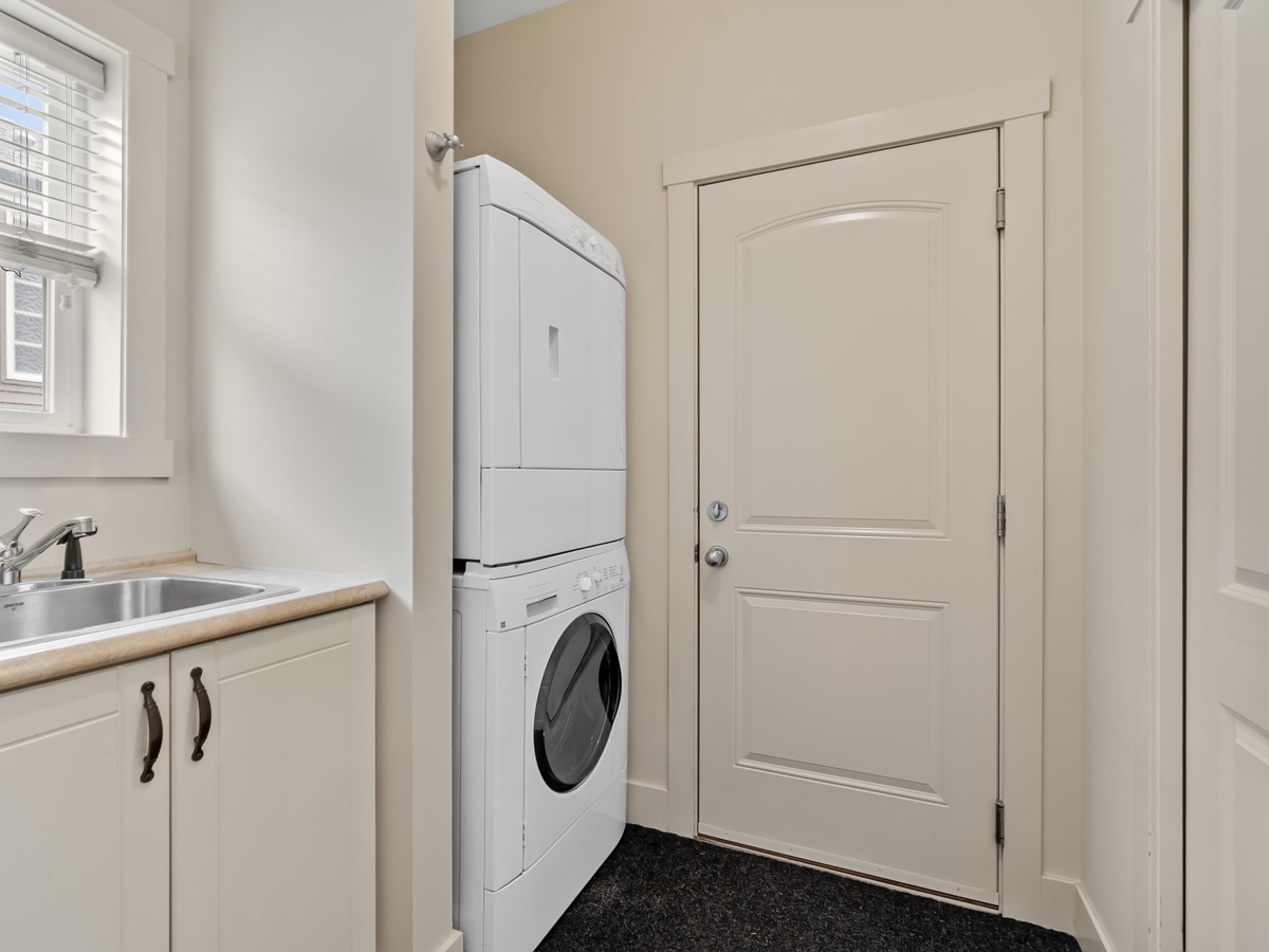 Laundry Room Photo of 20723 46a Avenue, Langley, BC
