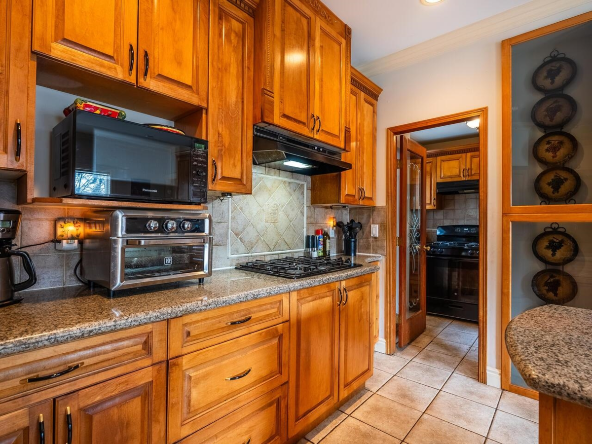 Primary Bathroom Photo of 10419 Wiltshire Boulevard, Delta, BC