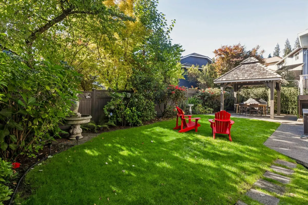 Garden / Landscaping Photo of 2890 Tempe Knoll Drive, North Vancouver, BC