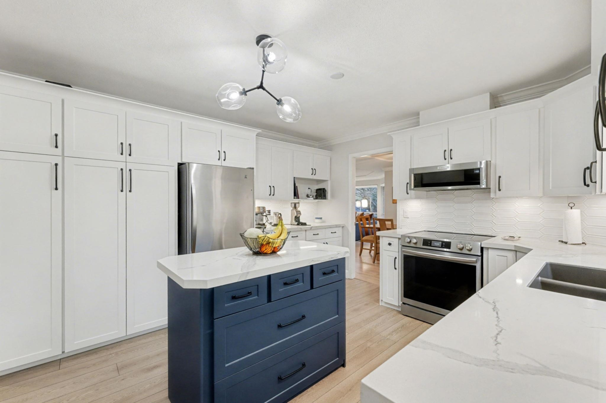 Guest Bathroom Photo of 2890 Tempe Knoll Drive, North Vancouver, BC