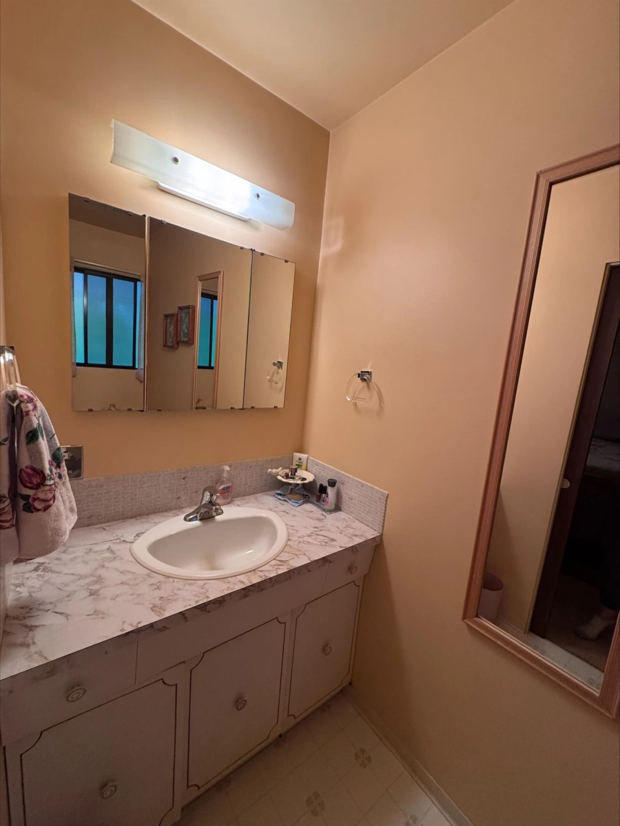 Walk-In Closet Photo of 10105 Bonavista Street, Chilliwack, BC