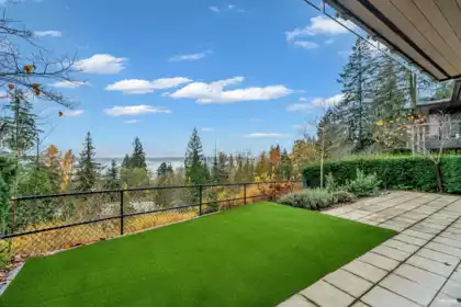 Front Yard Photo of 3018 Burfield Place, West Vancouver, BC