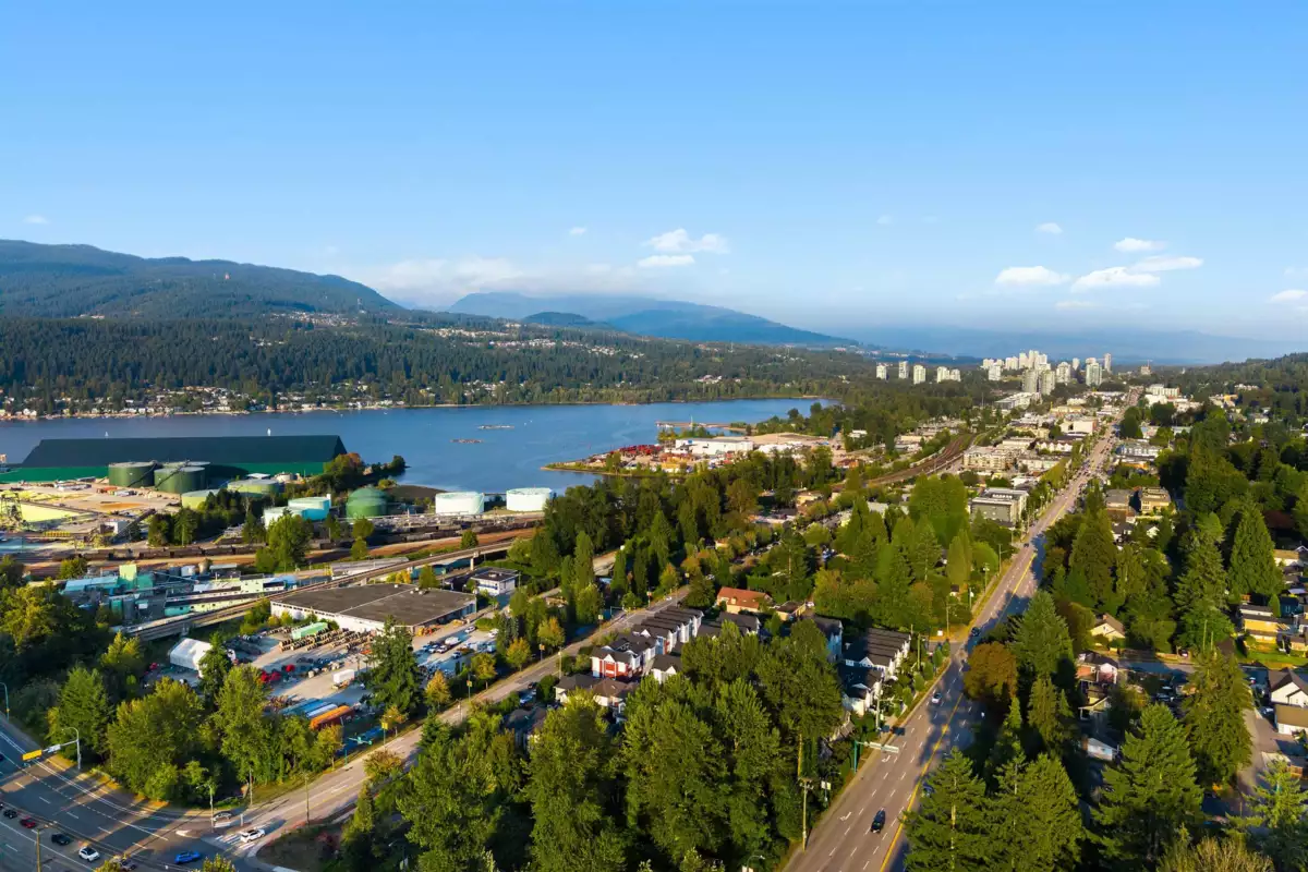 Garden / Landscaping Photo of 221 2002 St. George Street, Port Moody, BC
