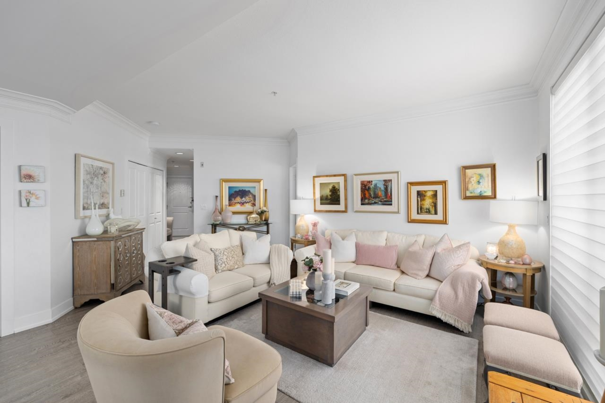 Kitchen Island Photo of 302 15392 16a Avenue, Surrey, BC