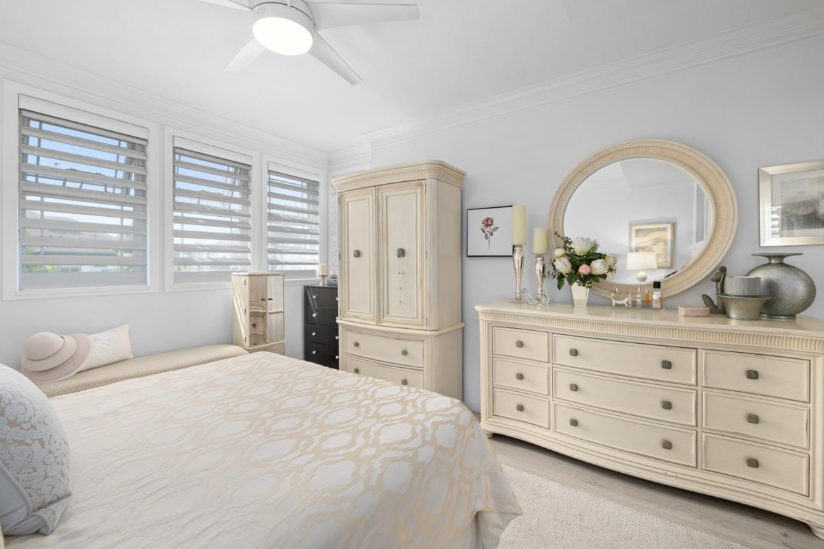 Walk-In Closet Photo of 302 15392 16a Avenue, Surrey, BC