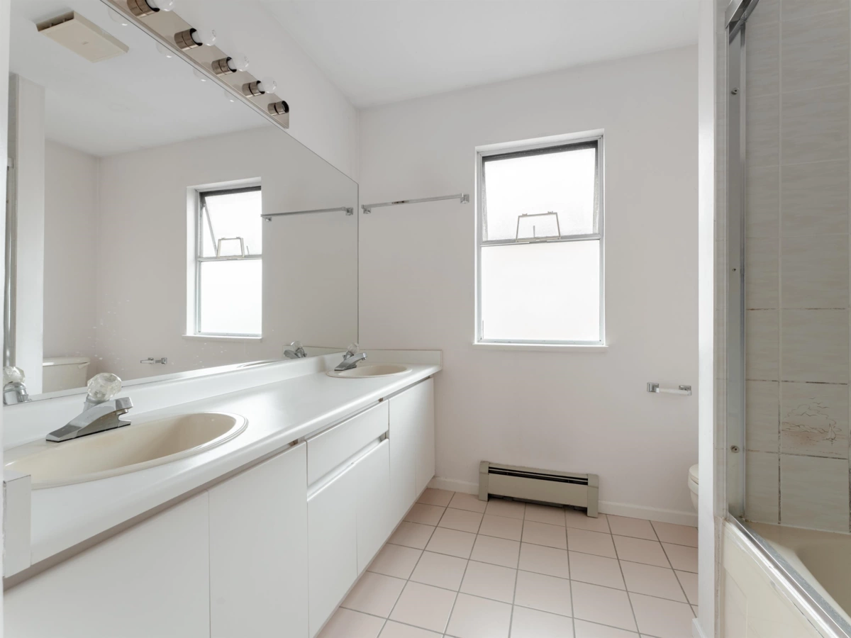 Front Yard Photo of 6788 London Drive, Delta, BC