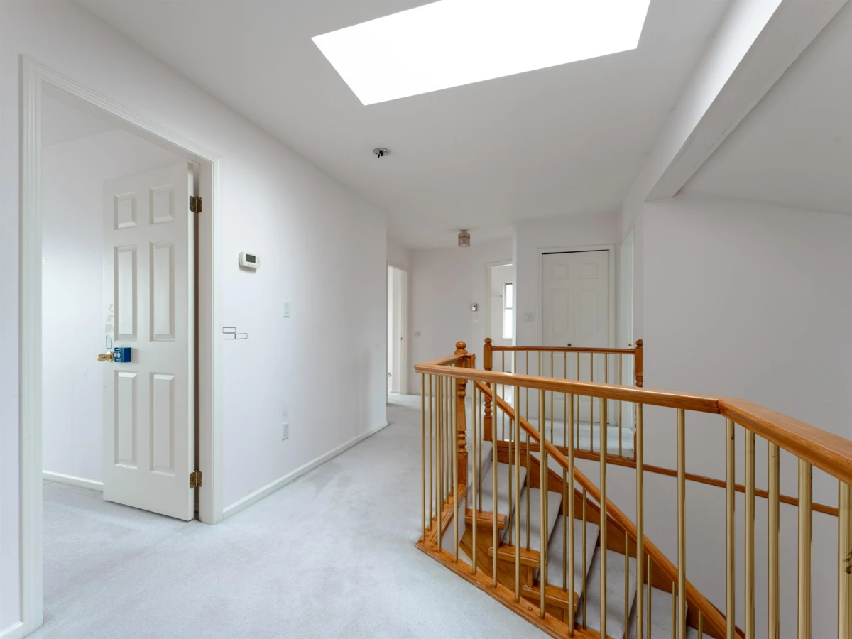 Hallway Photo of 6788 London Drive, Delta, BC