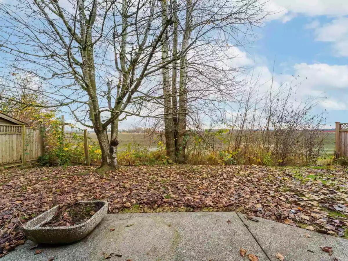Swimming Pool Photo of 6788 London Drive, Delta, BC