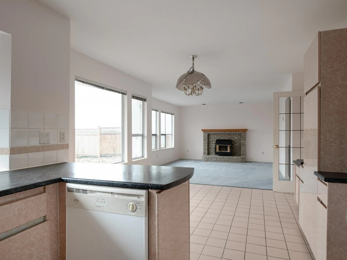 Walk-In Closet Photo of 6788 London Drive, Delta, BC