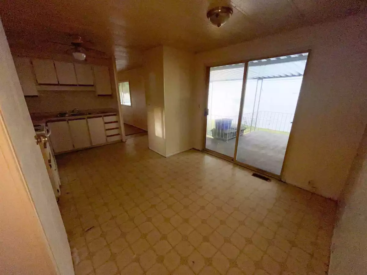 Kitchen Island Photo of 53 7790 King George Boulevard, Surrey, BC