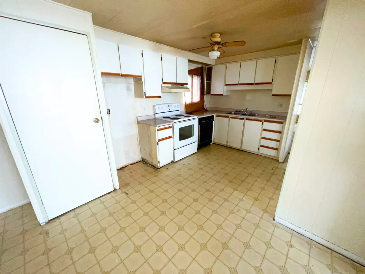 Pantry Photo of 53 7790 King George Boulevard, Surrey, BC