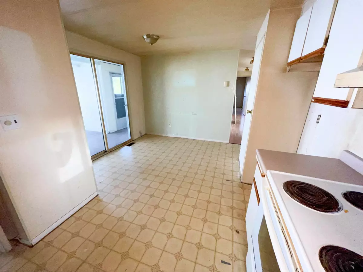 Walk-In Closet Photo of 53 7790 King George Boulevard, Surrey, BC