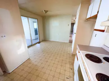 Walk-In Closet Photo of 53 7790 King George Boulevard, Surrey, BC