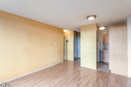 Kitchen Photo of 808 1146 Harwood Street, Vancouver, BC