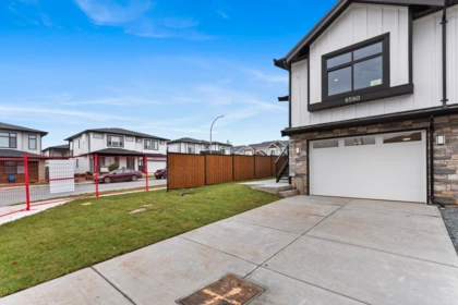 8590 Dunbar Way, Mission, BC, Mission BC — 4 bed half duplex for sale