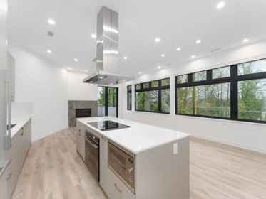 1123 E Keith Road, North Vancouver, BC, Queensbury — 4 bed single family residence for sale