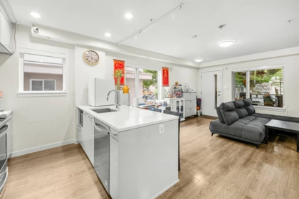 Kitchen Island Photo of 2745 Ward Street, Vancouver, BC