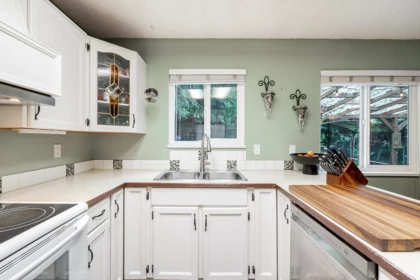 Kitchen Island Photo of 8370 Sheaves Road, Delta, BC