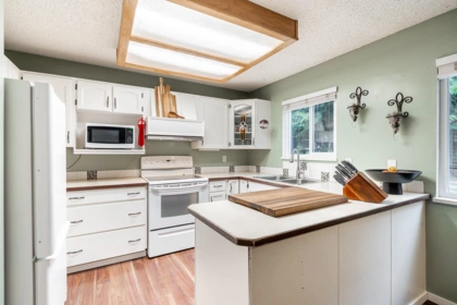 Kitchen Photo of 8370 Sheaves Road, Delta, BC