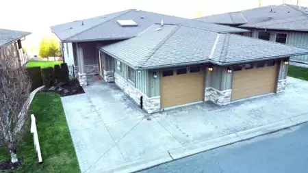 114 51096 Falls Court, Chilliwack, BC, Eastern Hillsides — 3 bed townhouse for sale