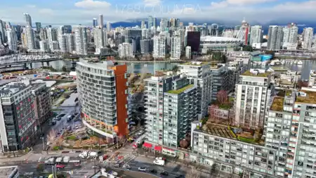 Garden / Landscaping Photo of 1609 1788 Columbia Street, Vancouver, BC