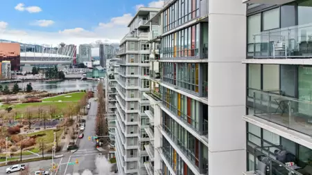 Outdoor Patio Photo of 1609 1788 Columbia Street, Vancouver, BC