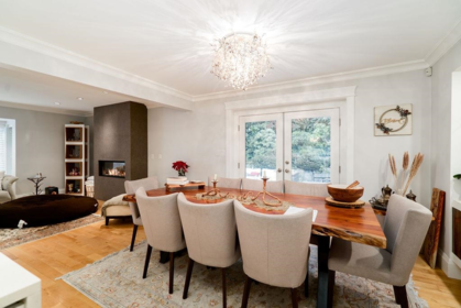 Kitchen Island Photo of 4820 Headland Drive, West Vancouver, BC