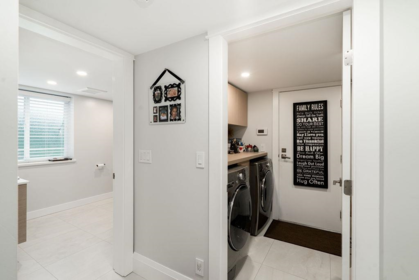 Walk-In Closet Photo of 4820 Headland Drive, West Vancouver, BC