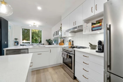 Pantry Photo of 403 2137 Chesterfield Avenue, North Vancouver, BC