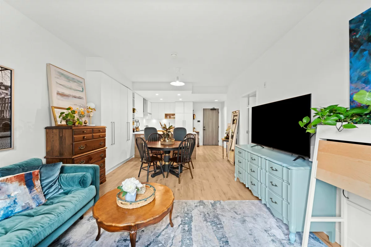 Dining Area Photo of 422 3131 Murray Street, Port Moody, BC