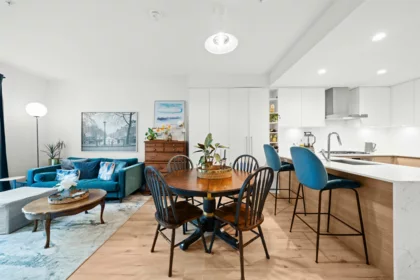 422 3131 Murray Street, Port Moody, BC, Port Moody Centre — 1 bed apartment/condo for sale