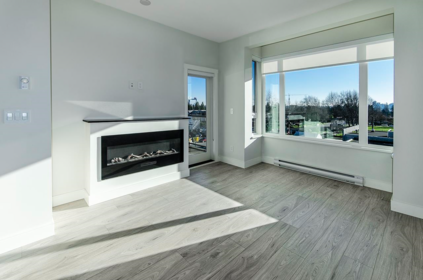 411 1633 Tatlow Avenue, North Vancouver, BC, North Vancouver — Apartment/Condo for sale