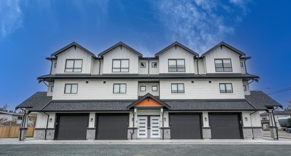 Exterior Front Photo of C 7533 Wren Street, Mission, BC