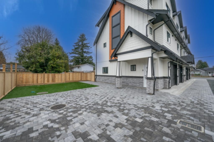 Front Yard Photo of C 7533 Wren Street, Mission, BC