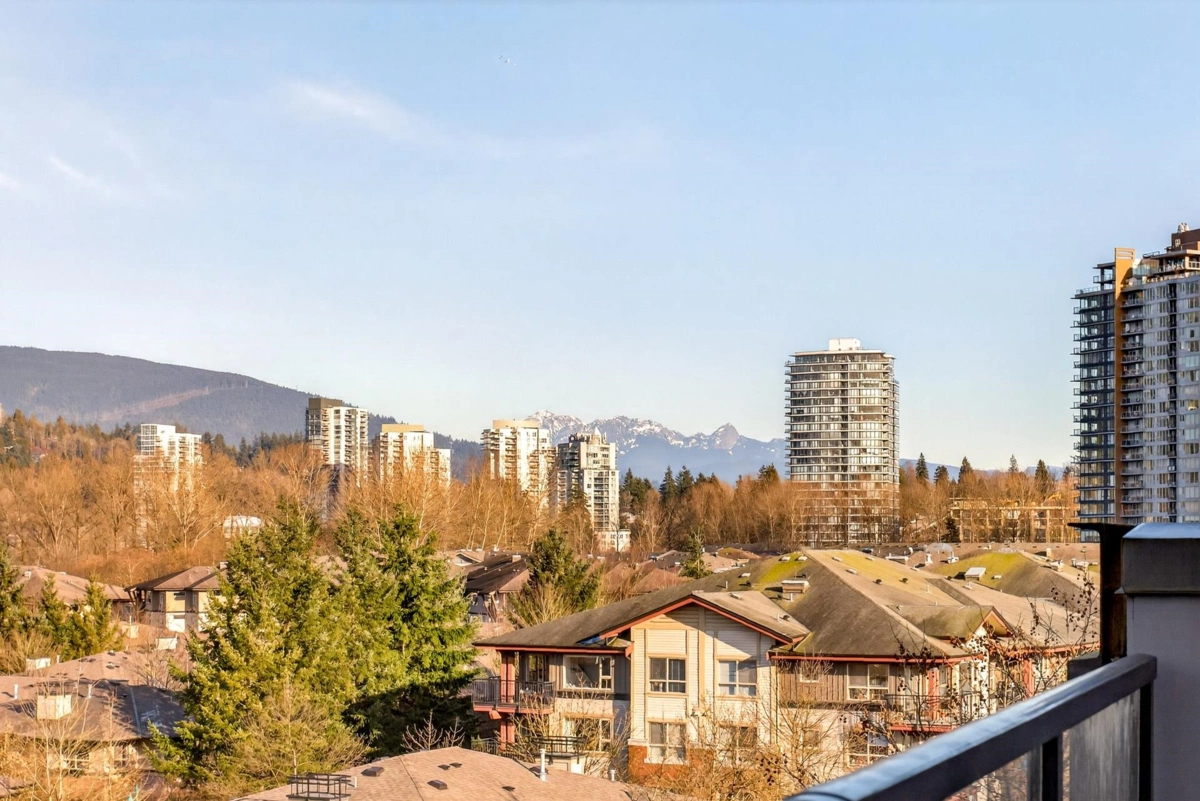 Basement Recreation Room Photo of 524 55 Klahanie Drive, Port Moody, BC
