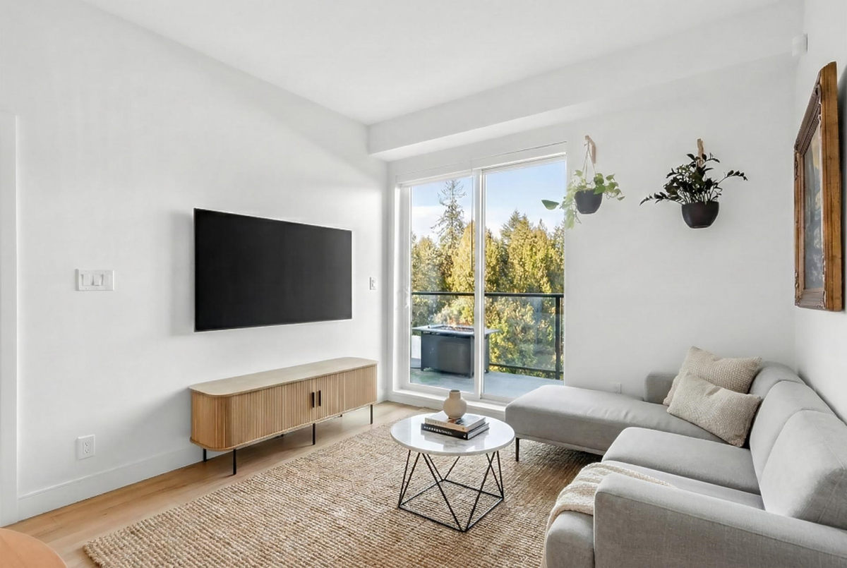 Breakfast Nook Photo of 524 55 Klahanie Drive, Port Moody, BC