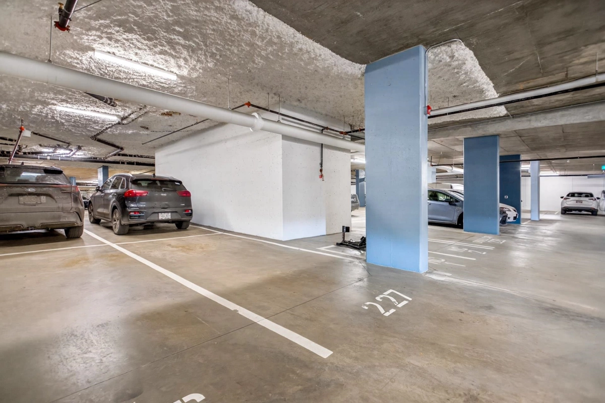 Hallway Photo of 524 55 Klahanie Drive, Port Moody, BC