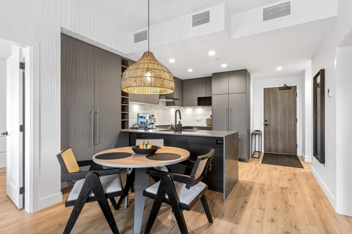 Kitchen Photo of 524 55 Klahanie Drive, Port Moody, BC