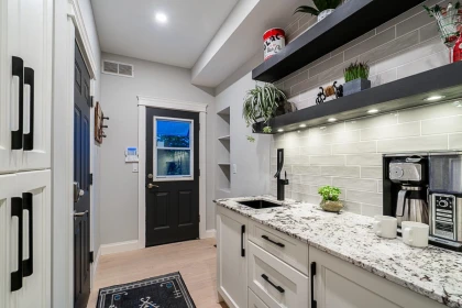 Kitchen Island Photo of 15448 33a Avenue, Surrey, BC