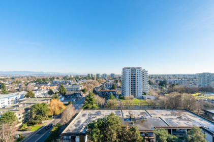 Front Yard Photo of 1601 6533 Buswell Street, Richmond, BC