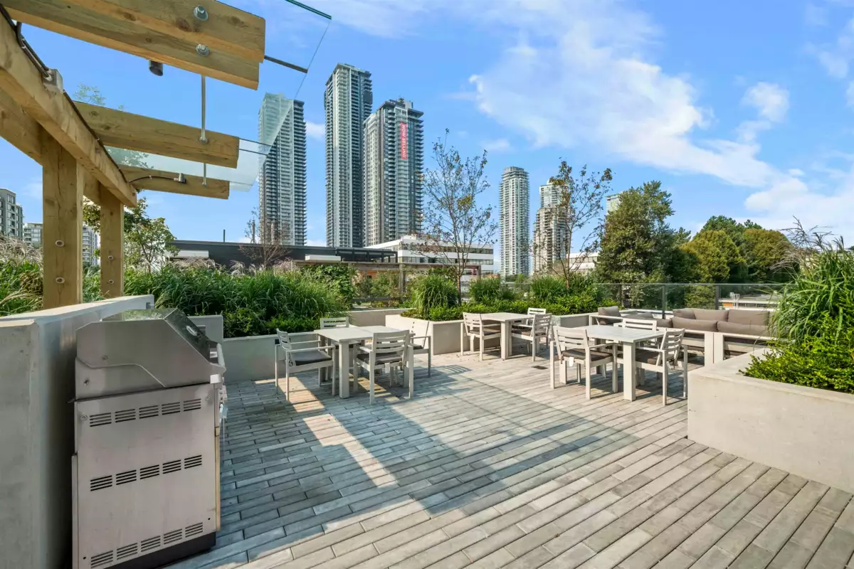 Backyard Photo of 3108 2181 Madison Avenue, Burnaby, BC