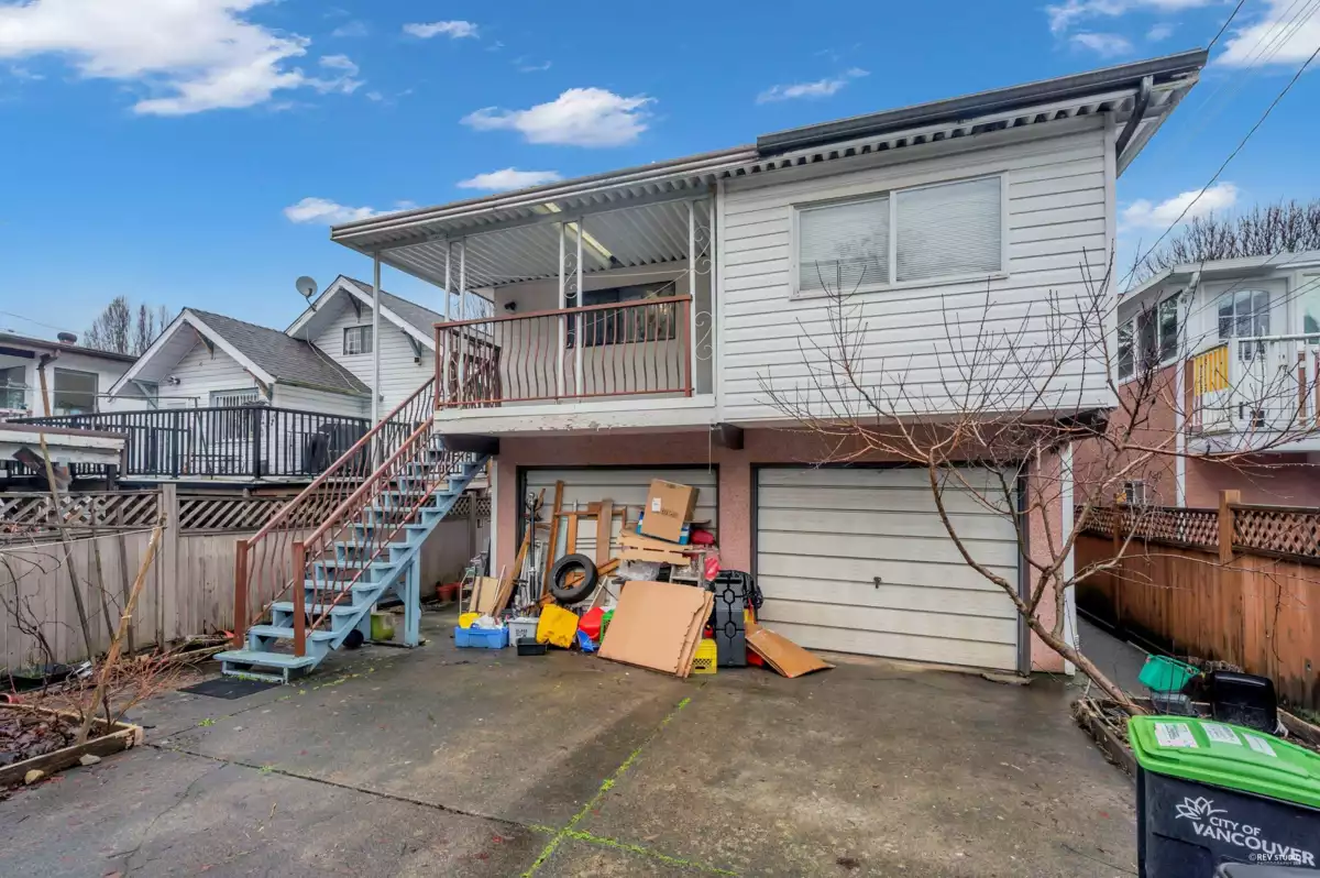 Backyard Photo of 3334 Archimedes Street, Vancouver, BC