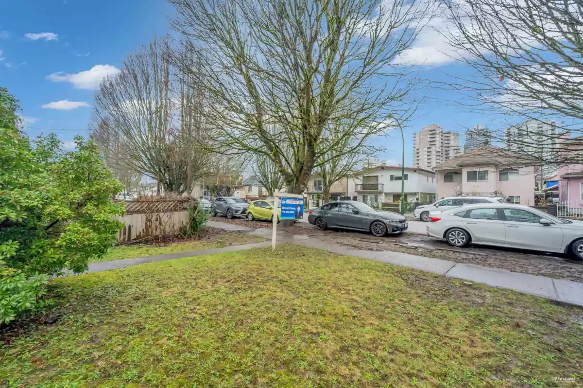 Garage Interior Photo of 3334 Archimedes Street, Vancouver, BC