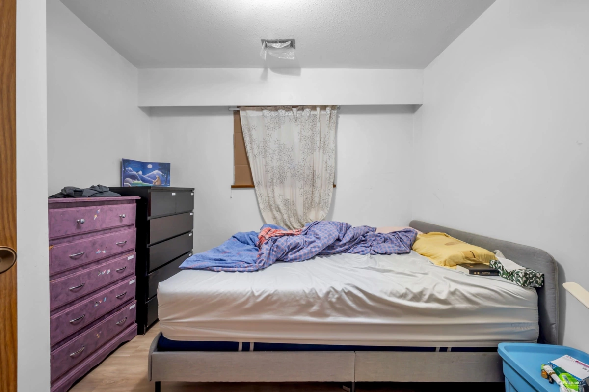 Laundry Room Photo of 3334 Archimedes Street, Vancouver, BC