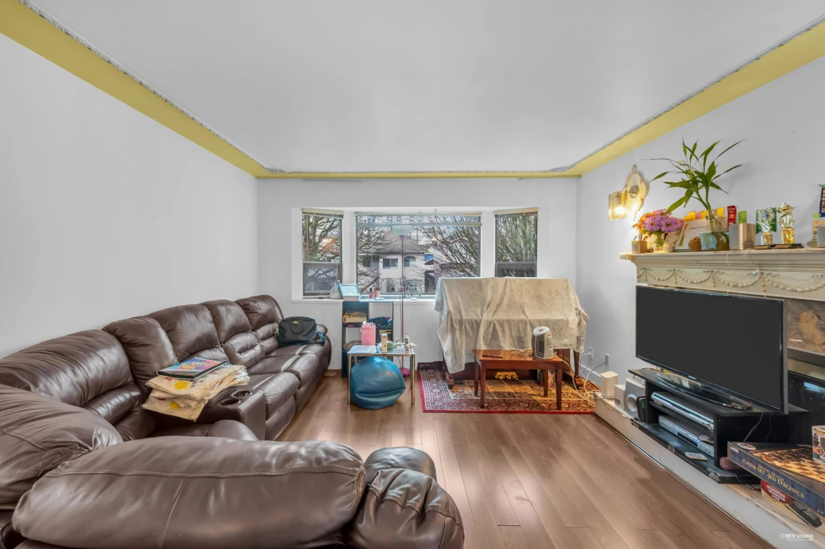Living Room Photo of 3334 Archimedes Street, Vancouver, BC