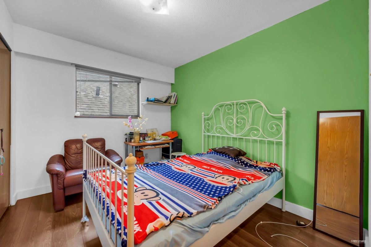 Powder Room Photo of 3334 Archimedes Street, Vancouver, BC