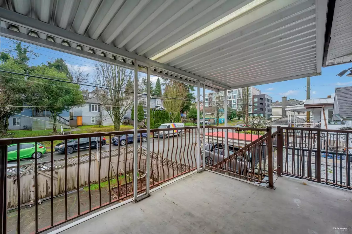 Swimming Pool Photo of 3334 Archimedes Street, Vancouver, BC